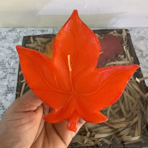 NWOT!! Illumination Autum Leaf Floating Candles in Basket Tray Set of 4 - Picture 5 of 8